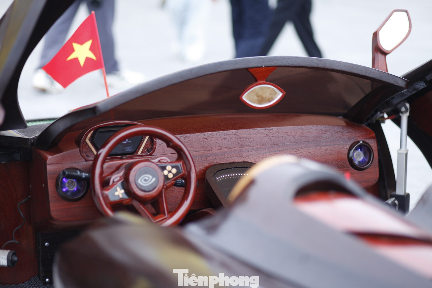 Dàn 'siêu xe' bằng gỗ độc đáo của chàng trai Bắc Ninh gây sốt- Ảnh 10. Dàn 'siêu xe' bằng gỗ độc đáo của chàng trai Bắc Ninh gây sốt- Ảnh 10.