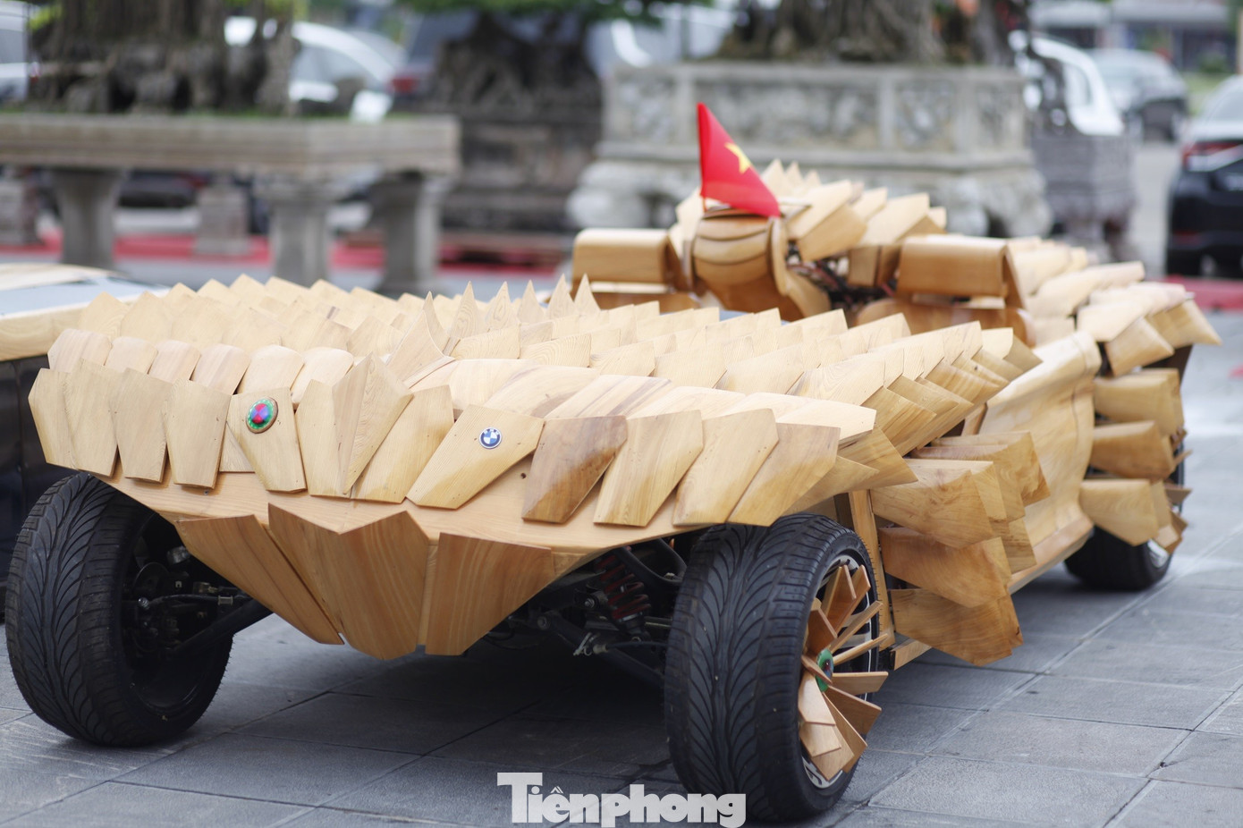 Dàn 'siêu xe' bằng gỗ độc đáo của chàng trai Bắc Ninh gây sốt- Ảnh 4. Dàn 'siêu xe' bằng gỗ độc đáo của chàng trai Bắc Ninh gây sốt- Ảnh 4.