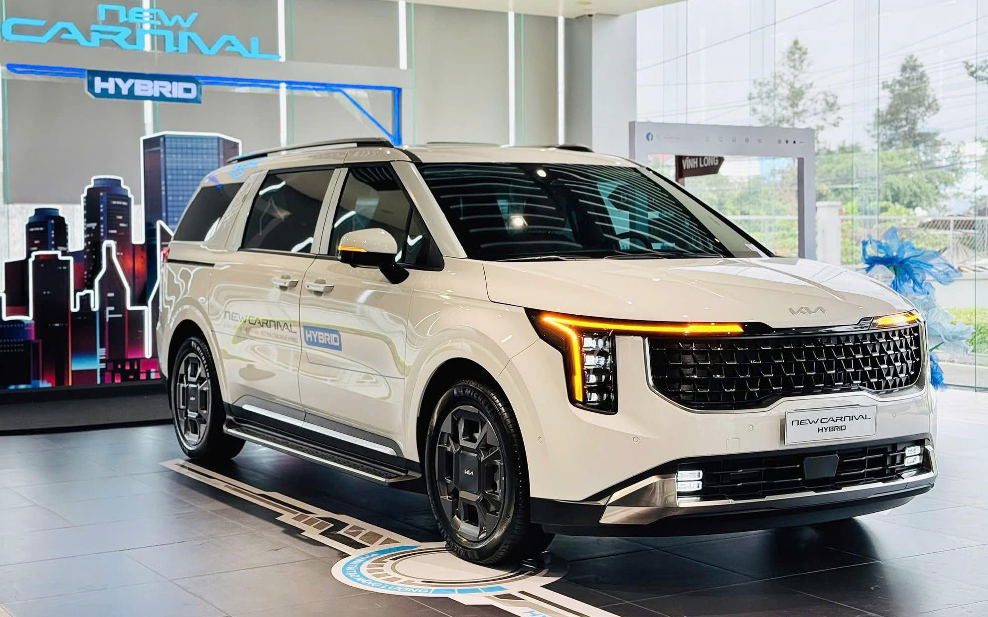 Kia Carnival hybrid có tùy chọn cho khách Việt chịu chơi: Thêm 80 triệu đồng lấy ghế massage, điều khiển cảm ứng, cạnh tranh Viloran- Ảnh 3. Kia Carnival hybrid có tùy chọn cho khách Việt chịu chơi: Thêm 80 triệu đồng lấy ghế massage, điều khiển cảm ứng, cạnh tranh Viloran- Ảnh 3.