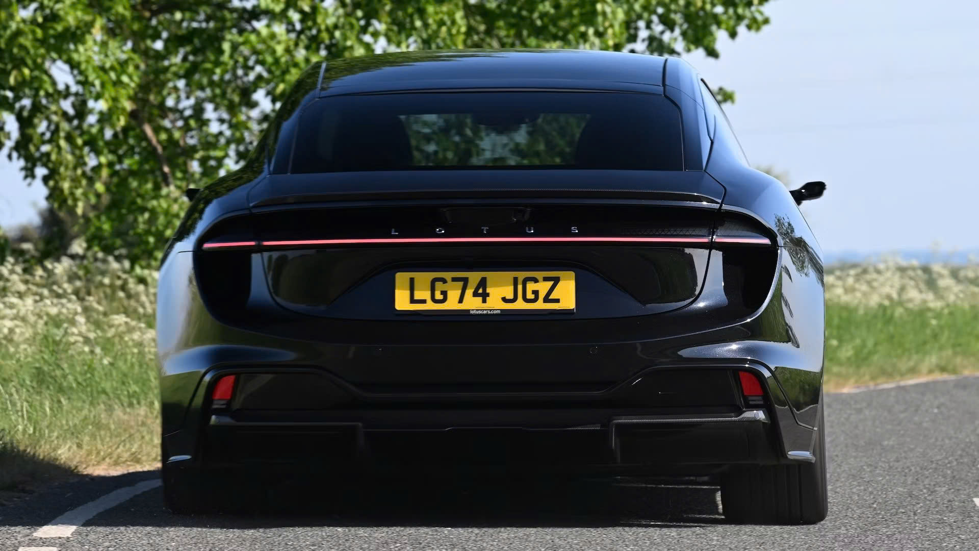 Lotus sắp bán xe chính hãng tại Việt Nam: Có thể mang xe thách thức Porsche, Audi, Mercedes- Ảnh 13.