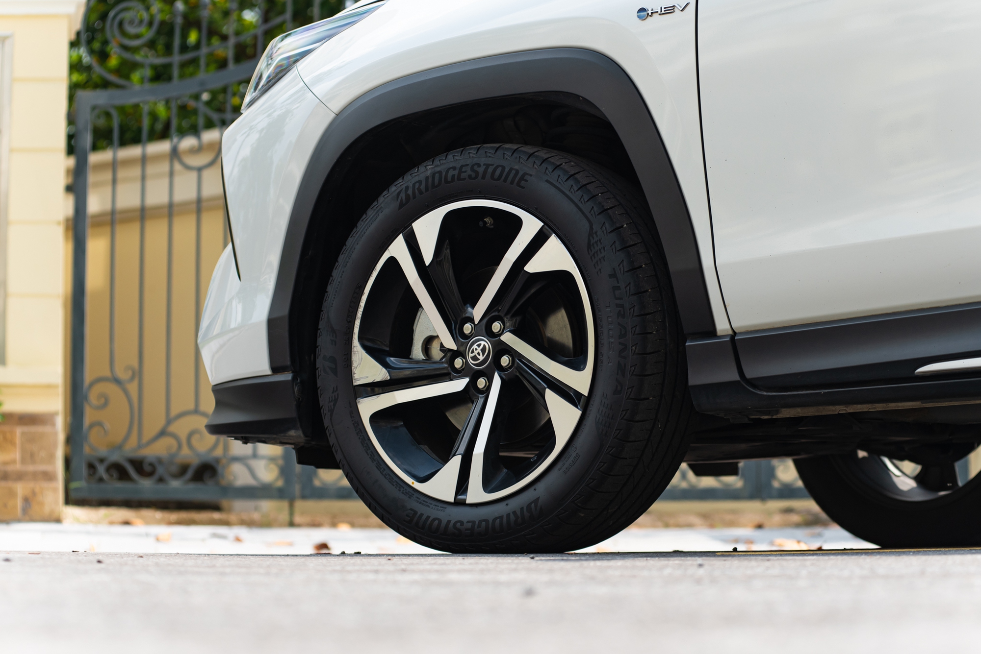 Chủ xe Toyota Yaris Cross HEV ‘bào’ 45.000km sau 2 năm: ‘Ăn xăng chỉ hơn SH, có 2 điểm cần cải thiện’- Ảnh 14. Chủ xe Toyota Yaris Cross HEV ‘bào’ 45.000km sau 2 năm: ‘Ăn xăng chỉ hơn SH, có 2 điểm cần cải thiện’- Ảnh 14.