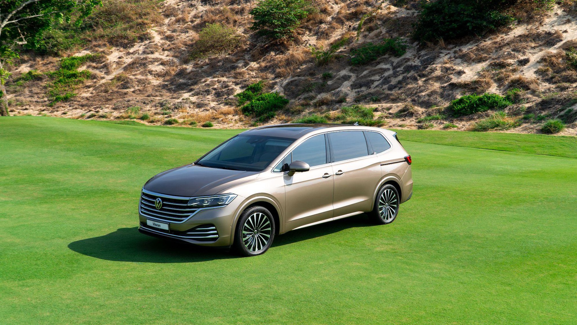 Xe gia đình của năm Hạng 2-5 tỷ đồng: Volkswagen Viloran dễ giành giải cao nhất- Ảnh 1. Xe gia đình của năm Hạng 2-5 tỷ đồng: Volkswagen Viloran dễ giành giải cao nhất- Ảnh 1.