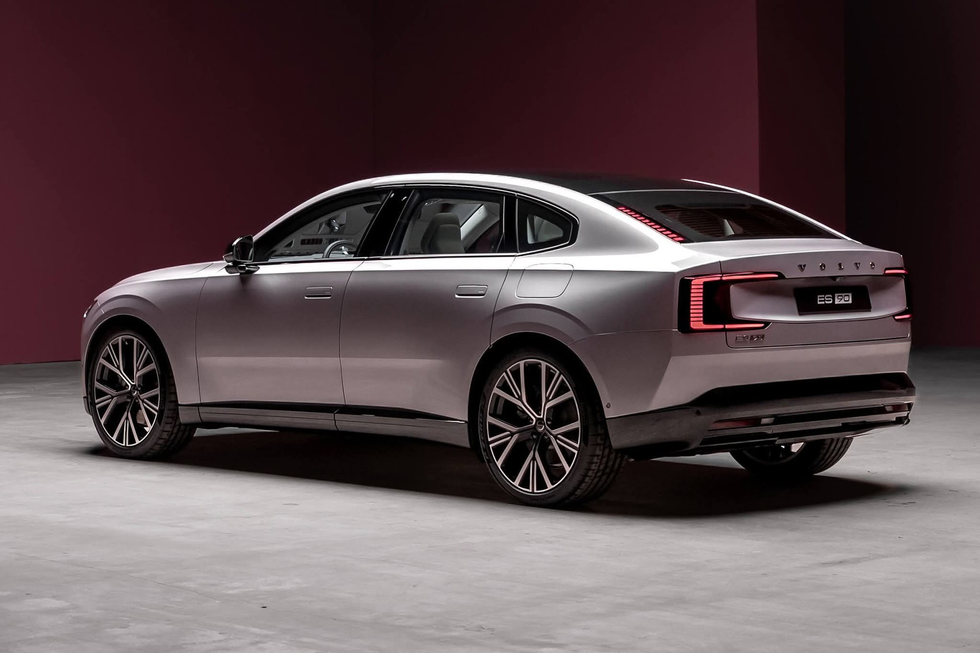 Volvo ES90 chốt ra mắt ĐNÁ ngày 22/10: Động cơ điện mạnh nhất 689 mã lực, chạy Hà Nội - Huế không cần sạc- Ảnh 3. Volvo ES90 chốt ra mắt ĐNÁ ngày 22/10: Động cơ điện mạnh nhất 689 mã lực, chạy Hà Nội - Huế không cần sạc- Ảnh 3.