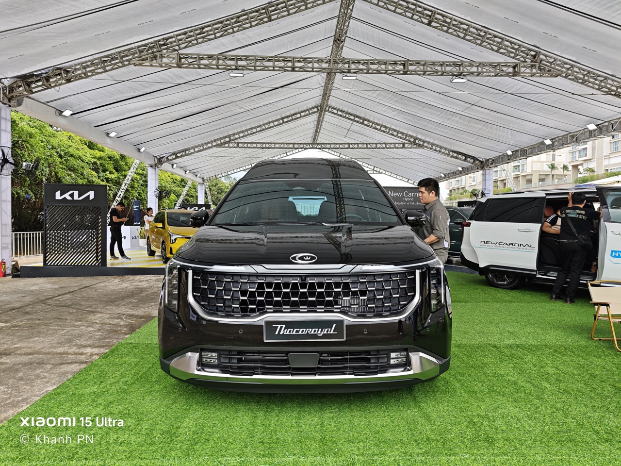 Soi chi tiết Kia Thacoroyal tại Việt Nam: Phát triển từ Carnival, khoang sau dạng thương gia, màn hình 21 inch, giá khó mà rẻ- Ảnh 4.