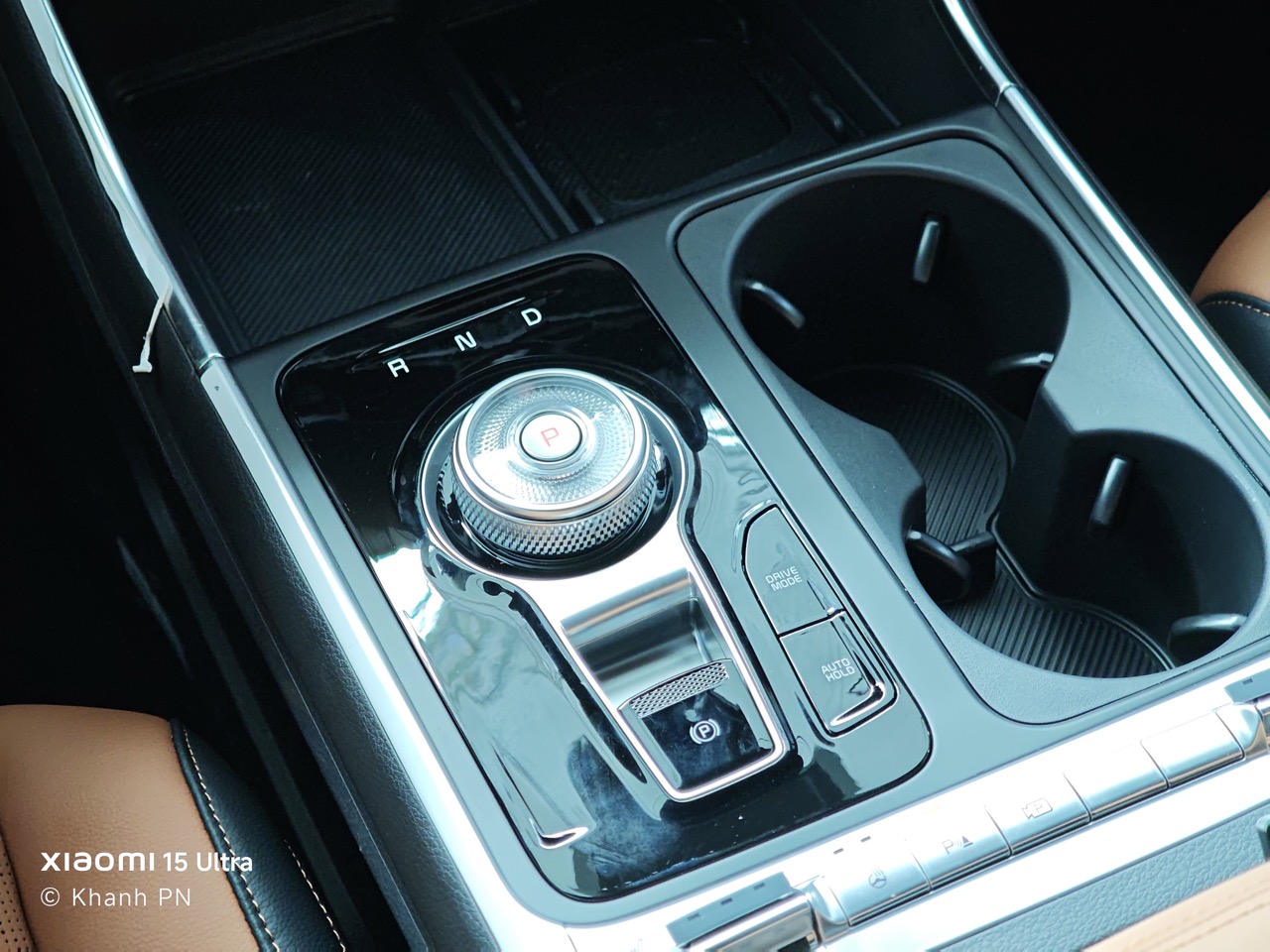 Soi chi tiết Kia Thacoroyal tại Việt Nam: Phát triển từ Carnival, khoang sau dạng thương gia, màn hình 21 inch, giá khó mà rẻ- Ảnh 13.