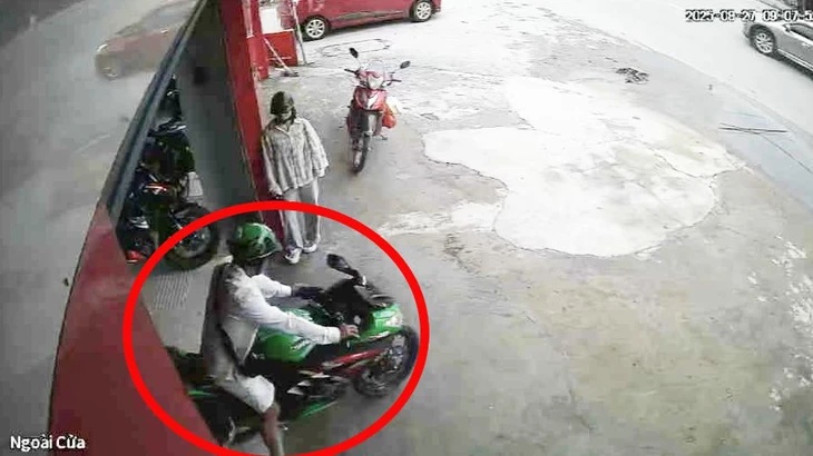 Vụ nam thanh niên cuỗm xe phân khối lớn, để "người yêu" lại ở cửa hàng: Người phụ nữ ở Cần Thơ sửng sốt khi trông thấy nghi phạm là bạn nhậu của em trai- Ảnh 1.