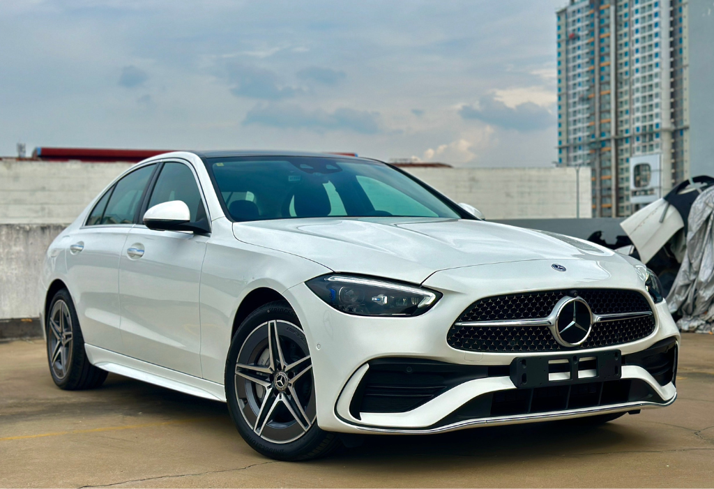 Mercedes-AMG C 43 giảm giá kỷ lục còn dưới 2 tỷ đồng tại đại lý: Máy khủng nhưng 'rẻ' ngang bản thường, gián tiếp làm khó Civic Type R- Ảnh 3.