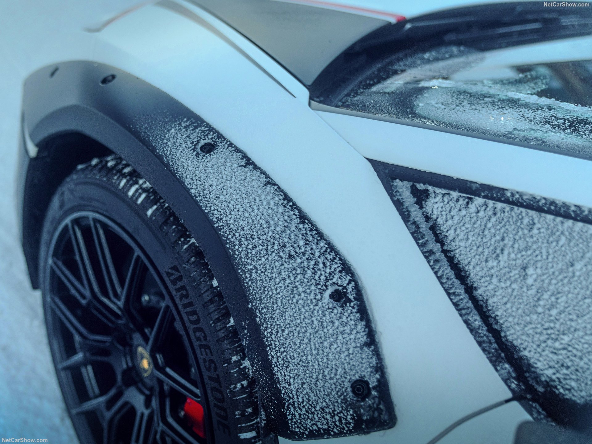 Lamborghini Huracan bản gầm cao xuất hiện tại Huế: Khoảng sáng gầm gần bằng Tucson, dễ 'băm bổ' ổ gà tại Việt Nam- Ảnh 11.