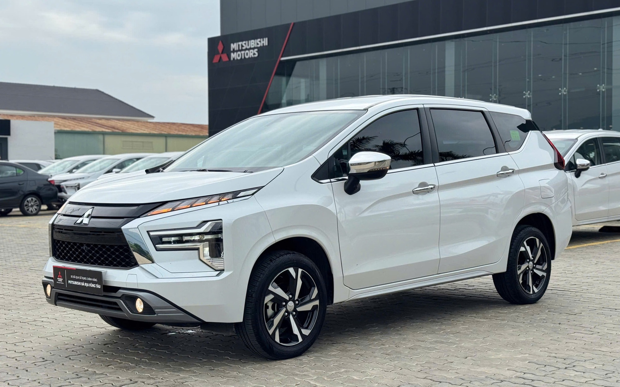 Mitsubishi Xpander lăn bánh tháng này tiết kiệm gần 100 triệu đồng, thêm áp lực cho Veloz Cross- Ảnh 3. Mitsubishi Xpander lăn bánh tháng này tiết kiệm gần 100 triệu đồng, thêm áp lực cho Veloz Cross- Ảnh 3.