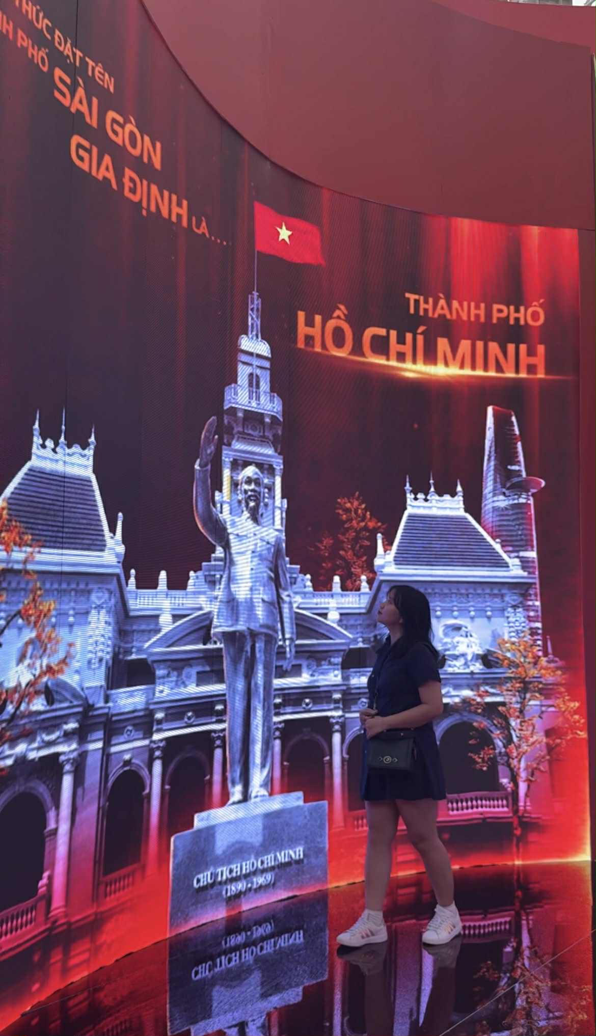 Lái ô tô từ Hải Phòng đi Hà Nội chơi lễ, gia đình 8 người chuẩn bị 80 triệu: "Tốn bao nhiêu tiền cũng không tiếc"- Ảnh 2.