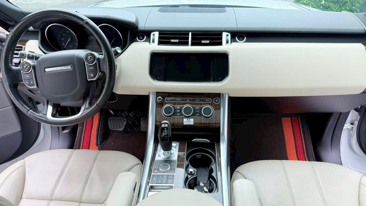 Cầm hơn 1,2 tỷ đồng, bạn có thể mua chiếc Range Rover này thay vì Honda CR-V hybrid để hiểu xe sang Anh quốc là như thế nào- Ảnh 5. Cầm hơn 1,2 tỷ đồng, bạn có thể mua chiếc Range Rover này thay vì Honda CR-V hybrid để hiểu xe sang Anh quốc là như thế nào- Ảnh 5.