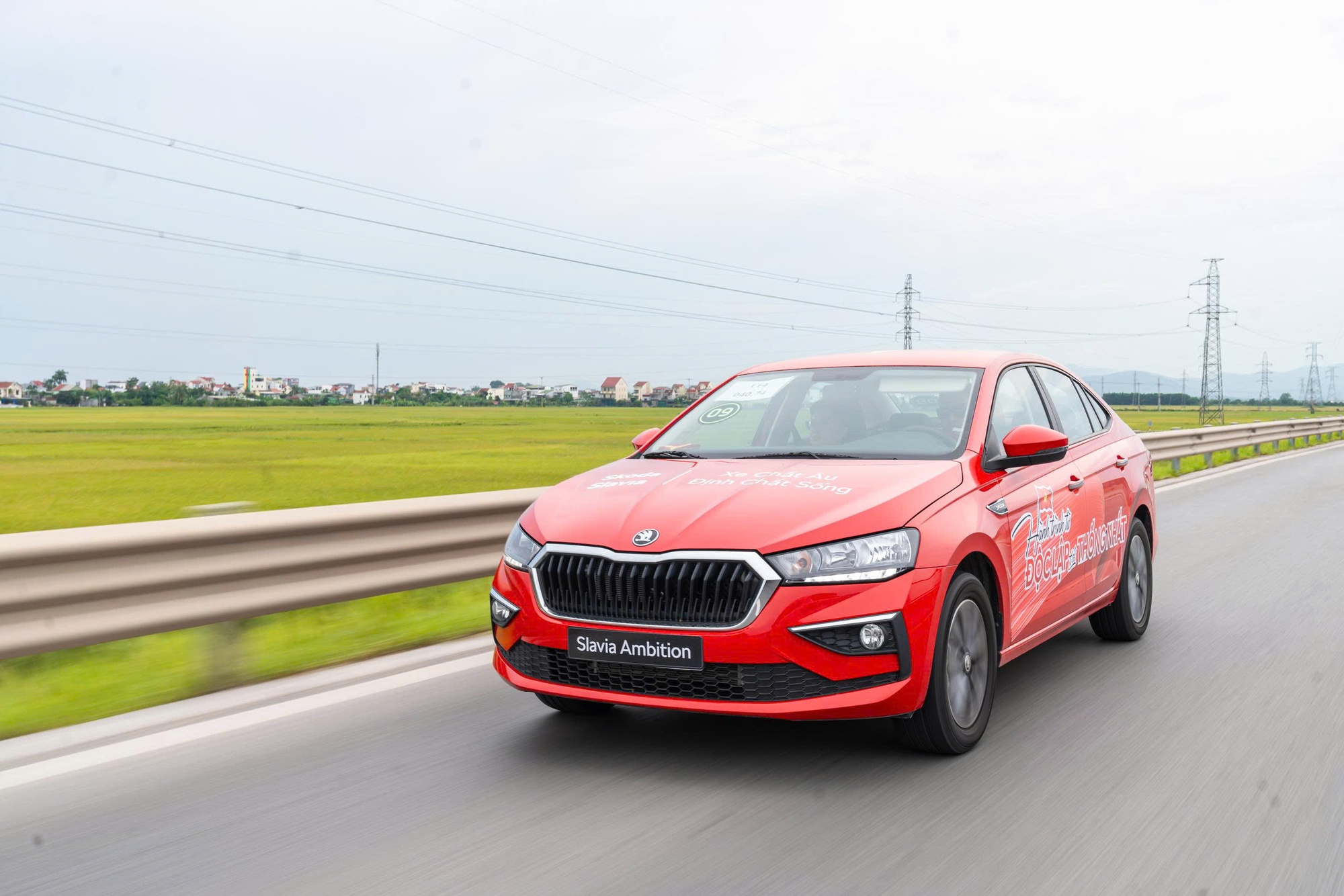 Đây là 3 xe mới sẽ khuynh đảo Việt Nam nửa cuối 2025: Gầm cao nhập, sedan lắp ráp, giá dễ gây shock- Ảnh 8. Đây là 3 xe mới sẽ khuynh đảo Việt Nam nửa cuối 2025: Gầm cao nhập, sedan lắp ráp, giá dễ gây shock- Ảnh 8.
