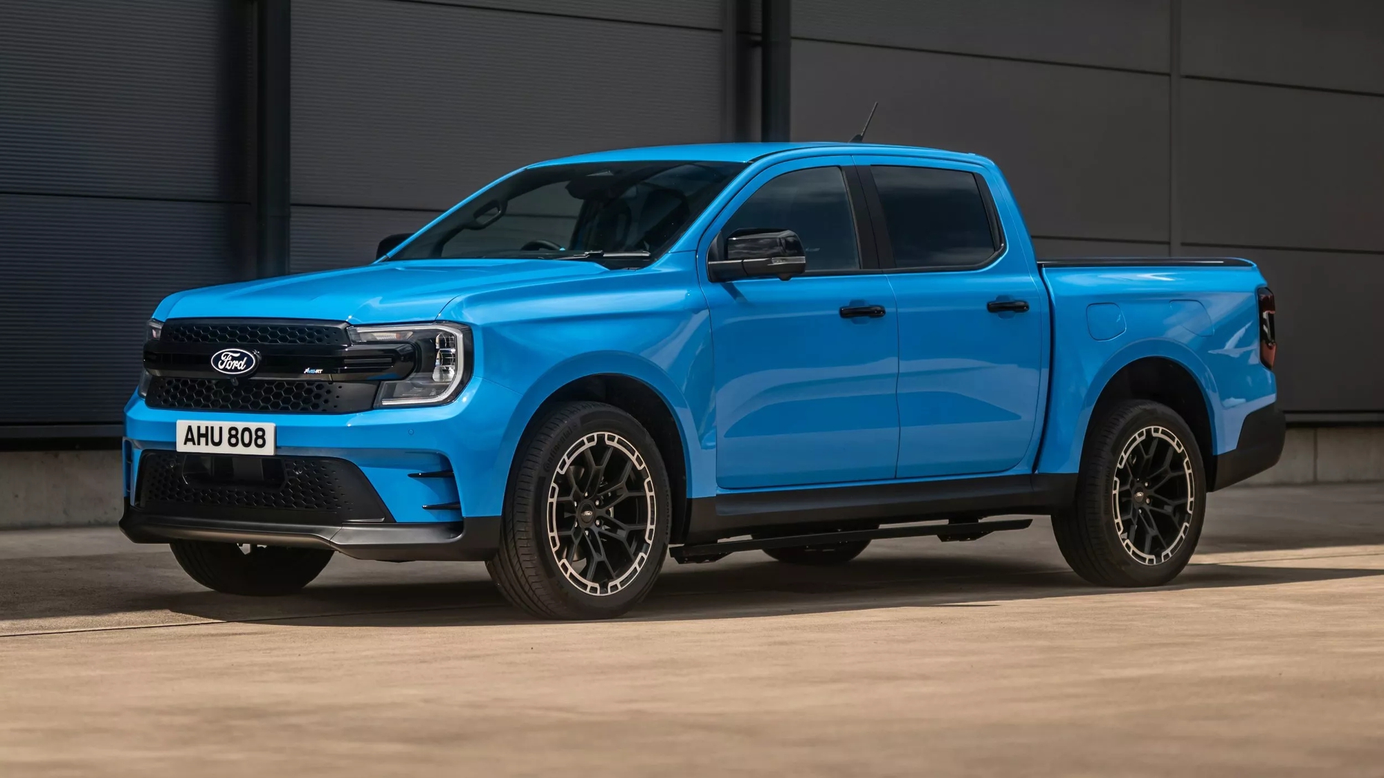 Ford Ranger bản này về Việt Nam thì nhiều người sẽ thích: Máy hybrid mạnh hơn hẳn Raptor, chạy 2 vòng hồ Tây không tốn một giọt xăng- Ảnh 4.