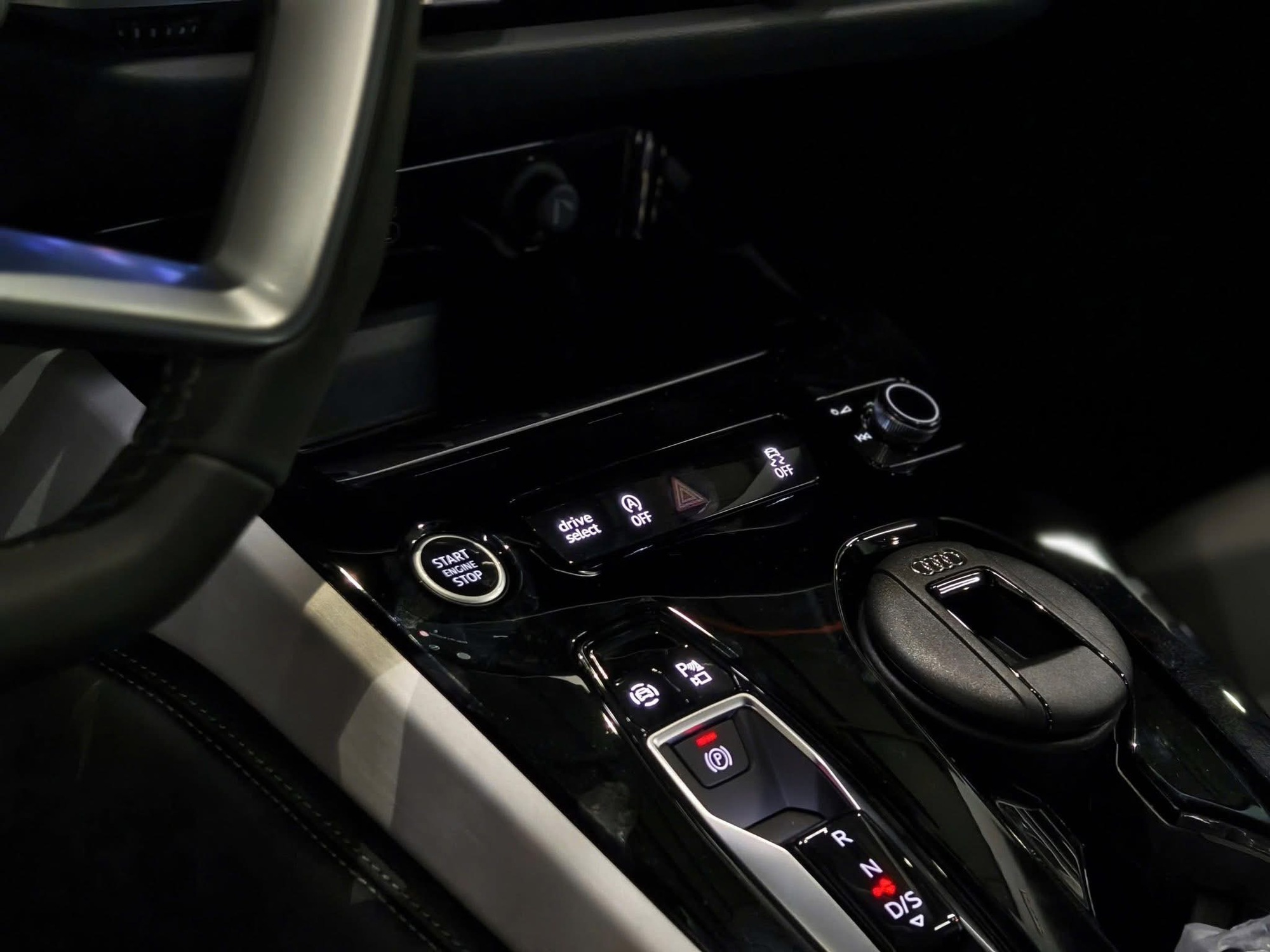 Chi tiết Audi A5 Sportback 2025 tại đại lý: Giá gần 2,2 tỷ đồng, rẻ hơn BMW 5-Series nhưng có đủ ADAS, 3 màn hình- Ảnh 16. Chi tiết Audi A5 Sportback 2025 tại đại lý: Giá gần 2,2 tỷ đồng, rẻ hơn BMW 5-Series nhưng có đủ ADAS, 3 màn hình- Ảnh 16.