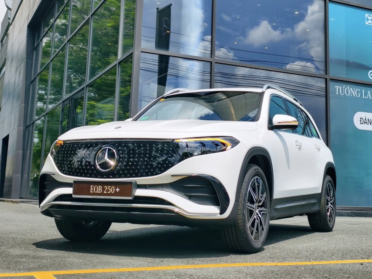 Cận cảnh Mercedes-Benz EQB 250+ 2025 tại đại lý: Giá hơn 2,3 tỷ đồng, động cơ điện mạnh 190 mã lực, chạy Hà Nội - Mộc Châu khứ hồi không cần sạc- Ảnh 2. Cận cảnh Mercedes-Benz EQB 250+ 2025 tại đại lý: Giá hơn 2,3 tỷ đồng, động cơ điện mạnh 190 mã lực, chạy Hà Nội - Mộc Châu khứ hồi không cần sạc- Ảnh 2.