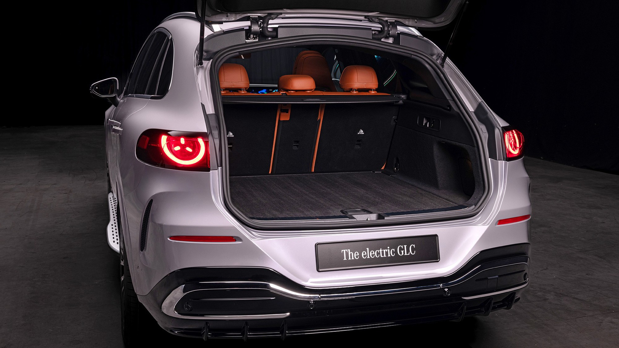 Mercedes-Benz GLC EV 2026 ra mắt: Trần sao, ghế rung theo nhạc, chạy 700 km/sạc, màn lớn chưa từng có- Ảnh 15.