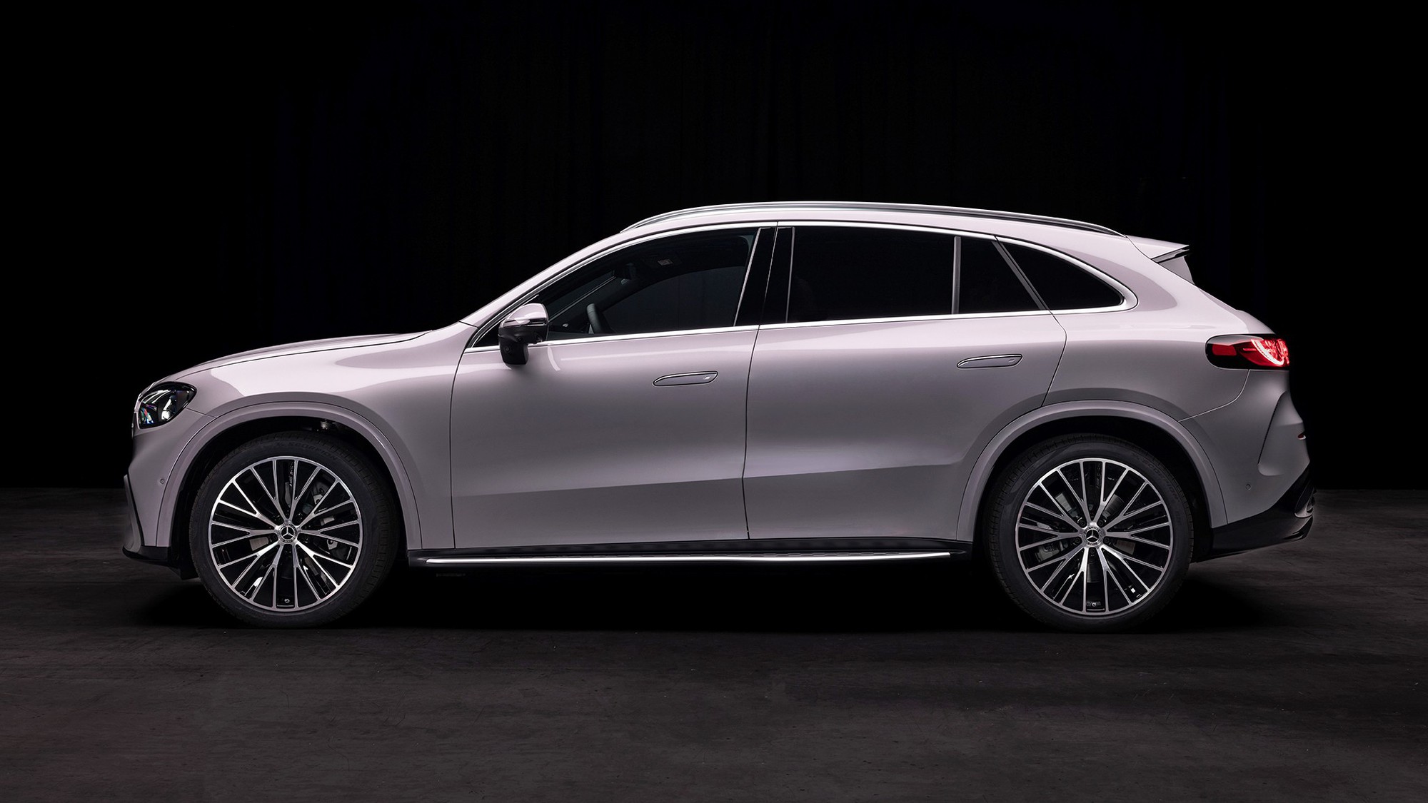 Mercedes-Benz GLC EV 2026 ra mắt: Trần sao, ghế rung theo nhạc, chạy 700 km/sạc, màn lớn chưa từng có- Ảnh 3. Mercedes-Benz GLC EV 2026 ra mắt: Trần sao, ghế rung theo nhạc, chạy 700 km/sạc, màn lớn chưa từng có- Ảnh 3.