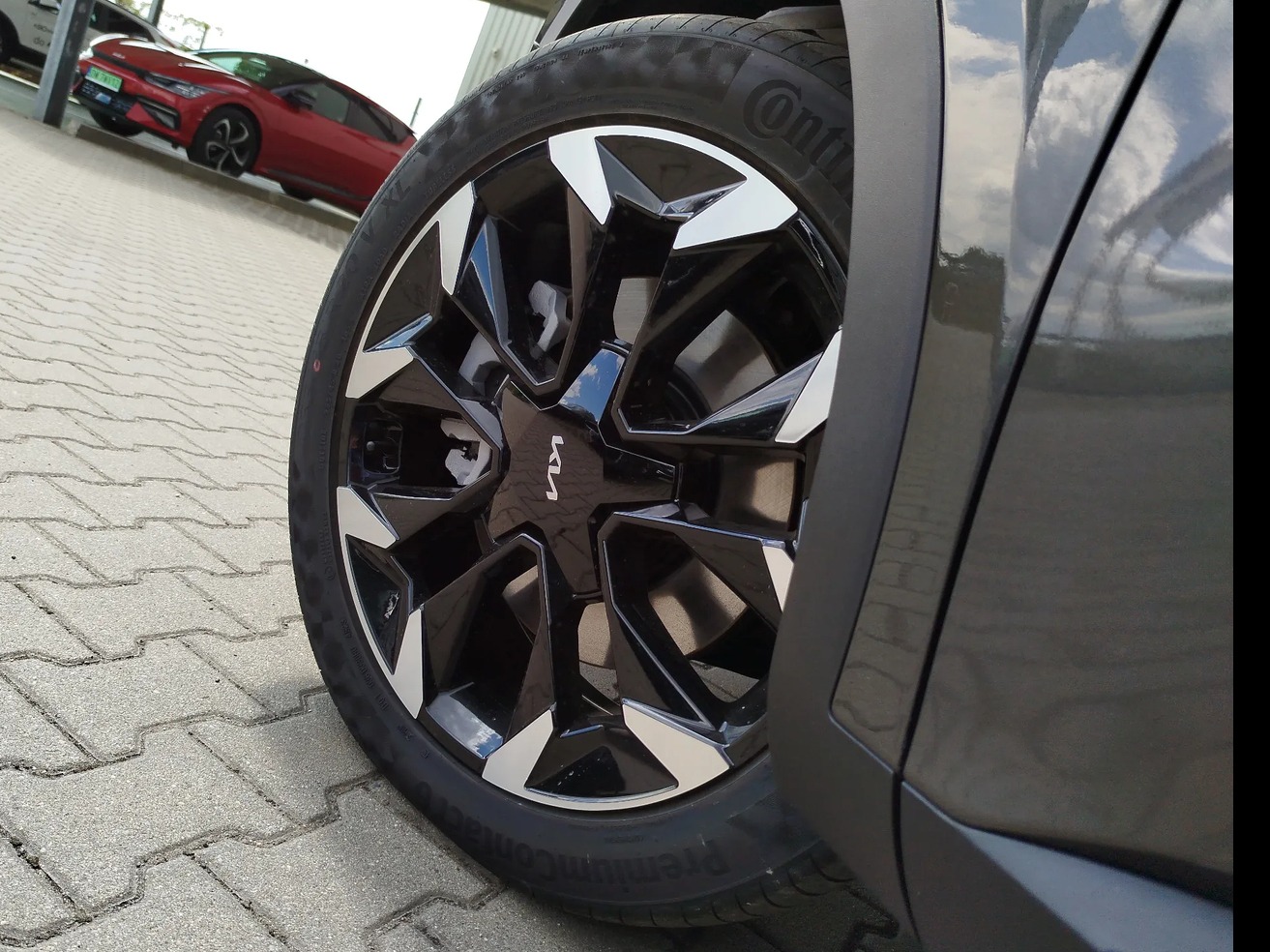 Kia Sorento 2025 lộ diện tại Việt Nam: Dự kiến ra mắt ngay tháng này, 4 phiên bản, thêm nhiều ‘option’, có chi tiết như Carnival- Ảnh 7.