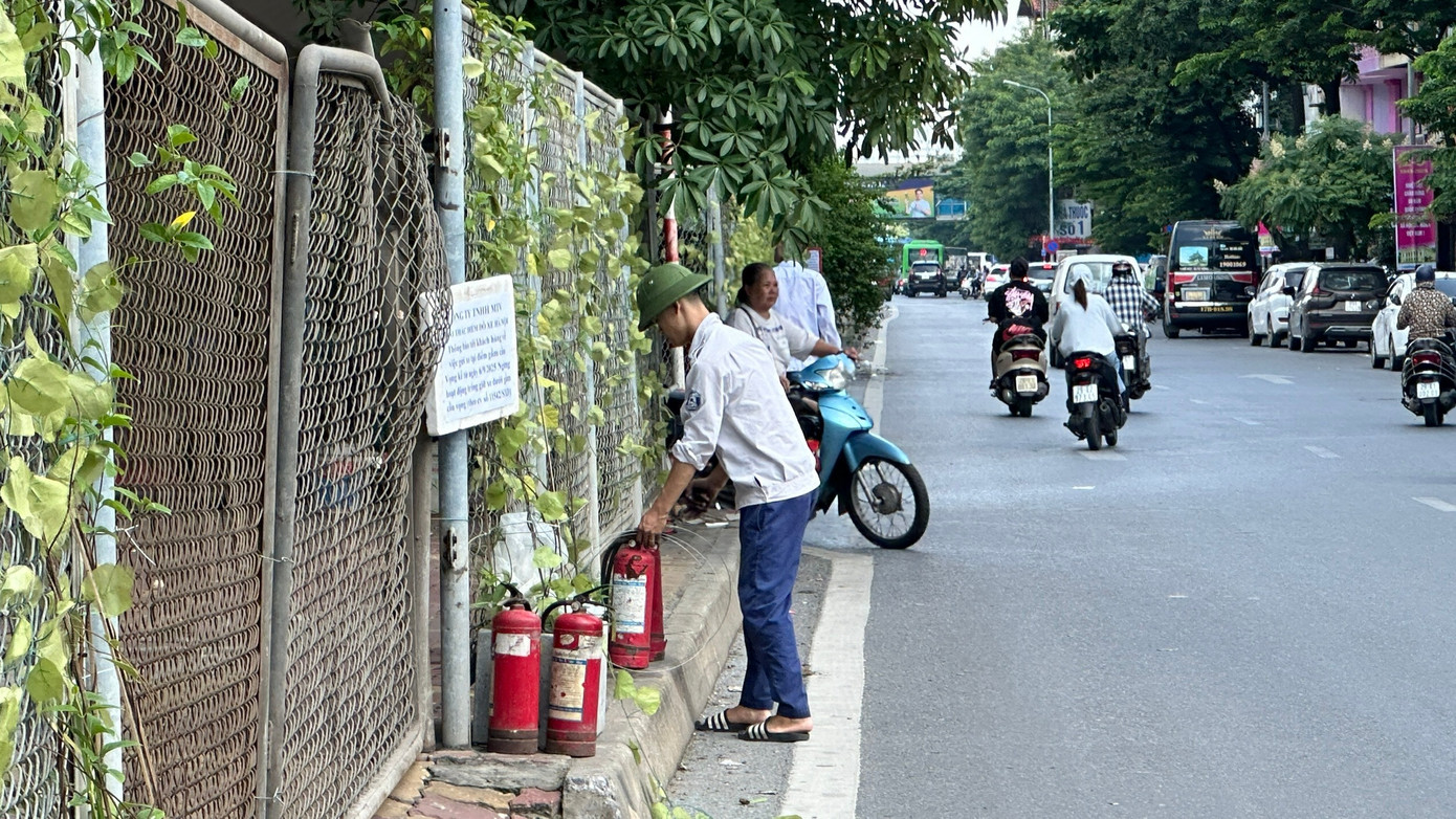 Loạt bãi xe dưới gầm cầu ở Hà Nội trống trơn sau lệnh dừng hoạt động- Ảnh 6. Loạt bãi xe dưới gầm cầu ở Hà Nội trống trơn sau lệnh dừng hoạt động- Ảnh 6.