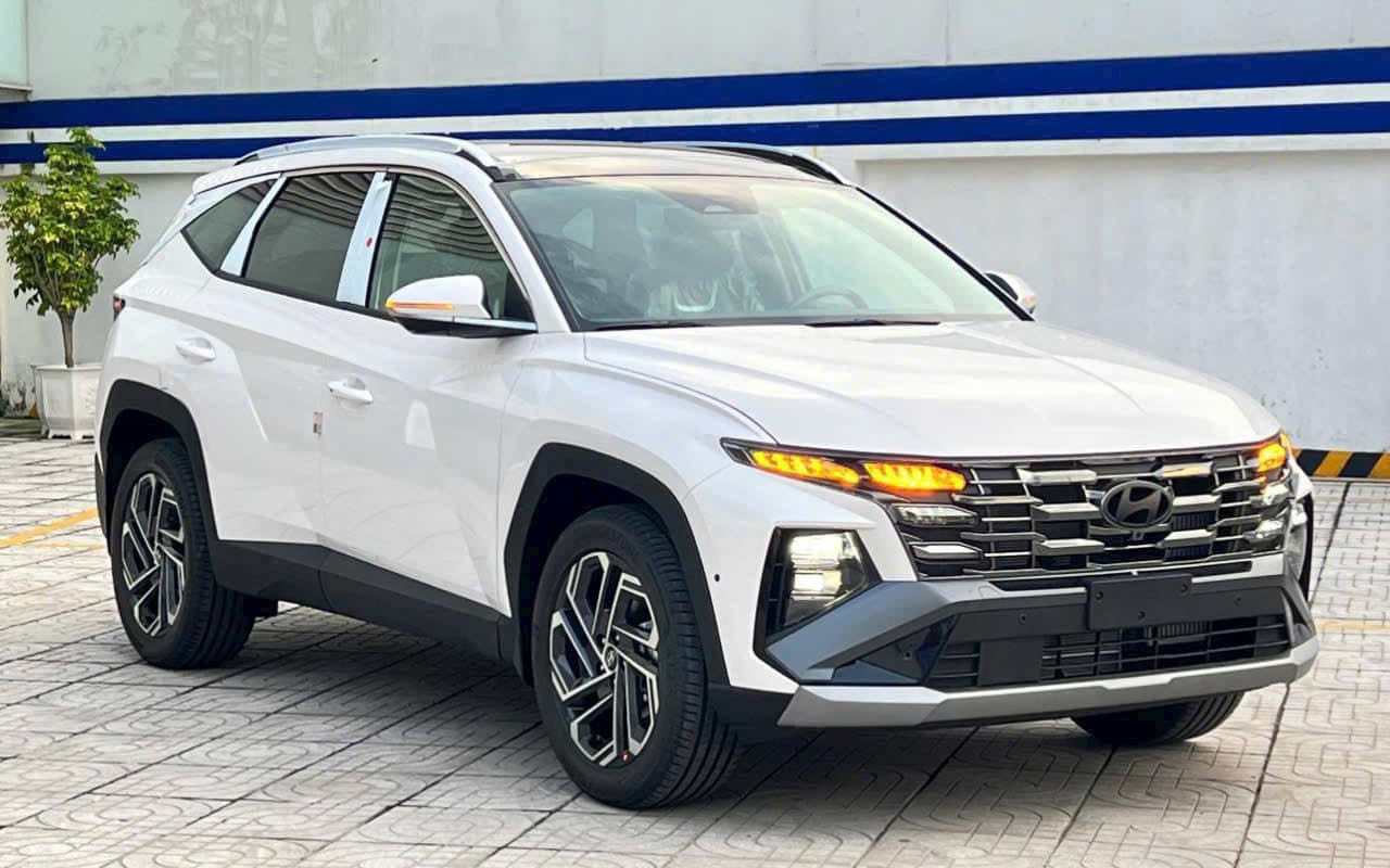 Xe Gia đình của năm, hạng 600 triệu - 1 tỷ: ‘Chọn CX-5, Tucson, Territory, VF 7 và Innova Cross’- Ảnh 2. Xe Gia đình của năm, hạng 600 triệu - 1 tỷ: ‘Chọn CX-5, Tucson, Territory, VF 7 và Innova Cross’- Ảnh 2.