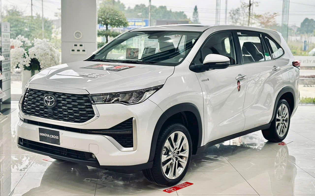 Xe Gia đình của năm, hạng 600 triệu - 1 tỷ: ‘Chọn CX-5, Tucson, Territory, VF 7 và Innova Cross’- Ảnh 4. Xe Gia đình của năm, hạng 600 triệu - 1 tỷ: ‘Chọn CX-5, Tucson, Territory, VF 7 và Innova Cross’- Ảnh 4.