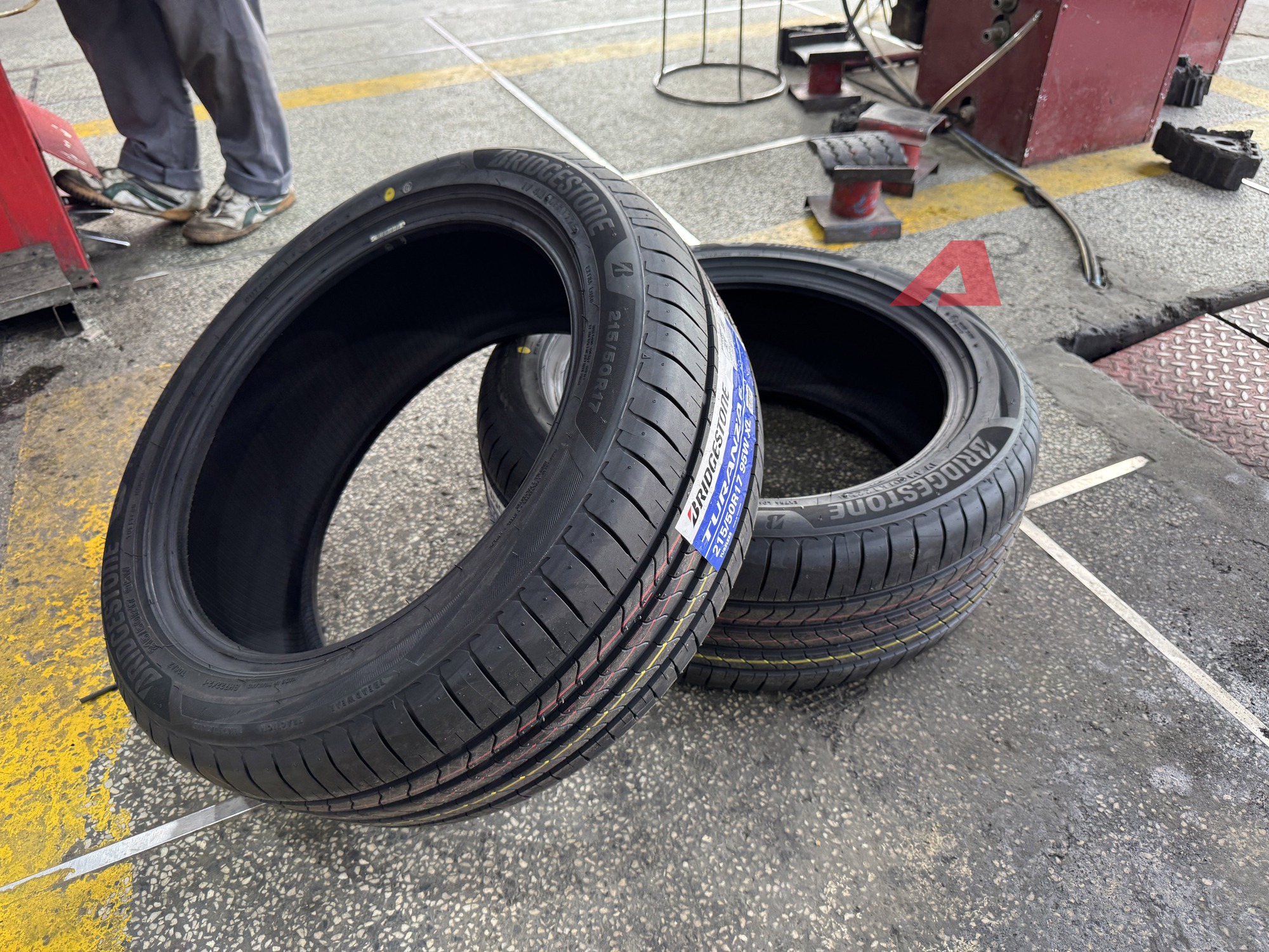 Tôi bỏ ra hơn 12 triệu thử lốp Bridgestone Turanza 6 mới ra mắt Việt Nam: Hạn chế hẳn tiếng ồn vào cabin nhưng phải đánh đổi thứ này- Ảnh 1.