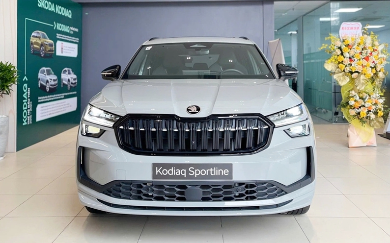 Skoda Kodiaq có giá mới tại Việt Nam: Cao nhất gần 1,5 tỷ đồng, bản 'base' vẫn giảm 81 triệu lăn bánh cạnh tranh Santa Fe, Everest- Ảnh 2. Skoda Kodiaq có giá mới tại Việt Nam: Cao nhất gần 1,5 tỷ đồng, bản 'base' vẫn giảm 81 triệu lăn bánh cạnh tranh Santa Fe, Everest- Ảnh 2.