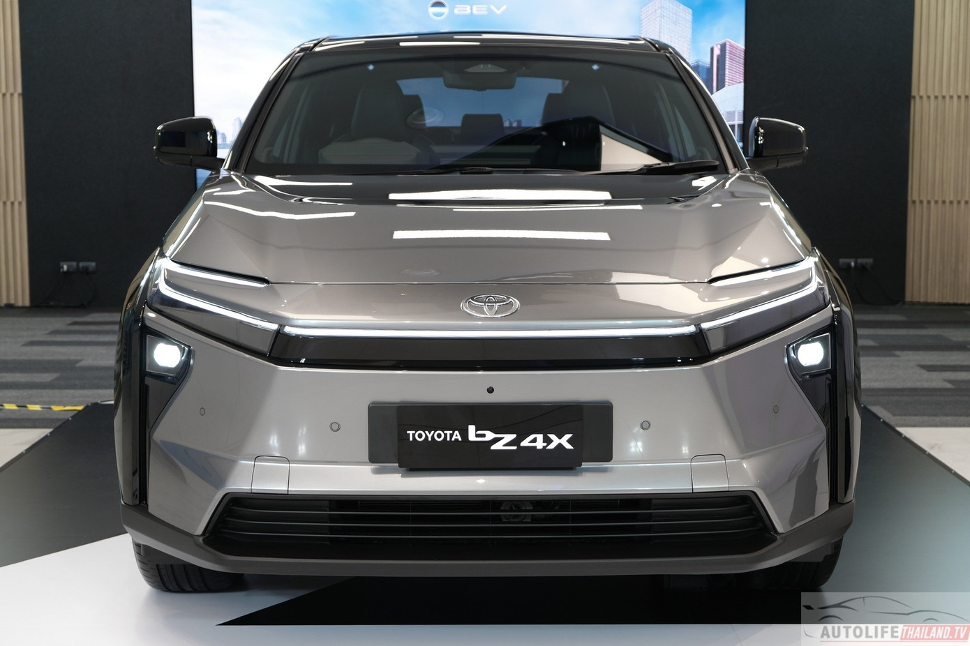SUV điện của Toyota hút khách tại Thái Lan, chờ ngày về Việt Nam- Ảnh 4. SUV điện của Toyota hút khách tại Thái Lan, chờ ngày về Việt Nam- Ảnh 4.