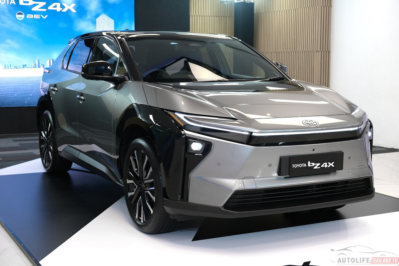 SUV điện của Toyota hút khách tại Thái Lan, chờ ngày về Việt Nam- Ảnh 1. SUV điện của Toyota hút khách tại Thái Lan, chờ ngày về Việt Nam- Ảnh 1.