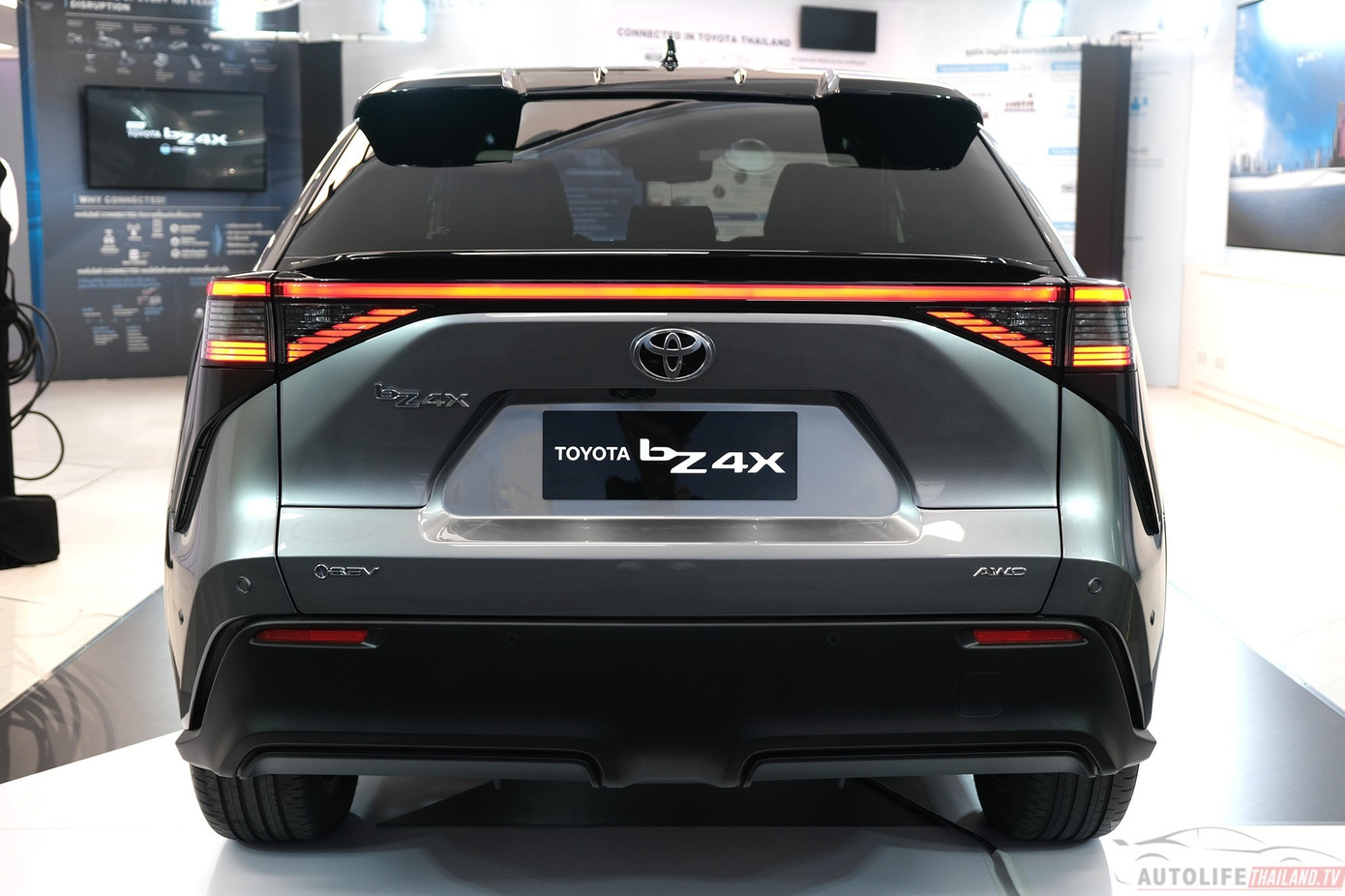 SUV điện của Toyota hút khách tại Thái Lan, chờ ngày về Việt Nam- Ảnh 5. SUV điện của Toyota hút khách tại Thái Lan, chờ ngày về Việt Nam- Ảnh 5.