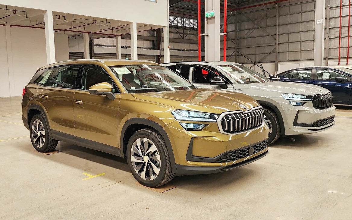 Skoda Kodiaq có giá mới tại Việt Nam: Cao nhất gần 1,5 tỷ đồng, bản 'base' vẫn giảm 81 triệu lăn bánh cạnh tranh Santa Fe, Everest- Ảnh 3. Skoda Kodiaq có giá mới tại Việt Nam: Cao nhất gần 1,5 tỷ đồng, bản 'base' vẫn giảm 81 triệu lăn bánh cạnh tranh Santa Fe, Everest- Ảnh 3.