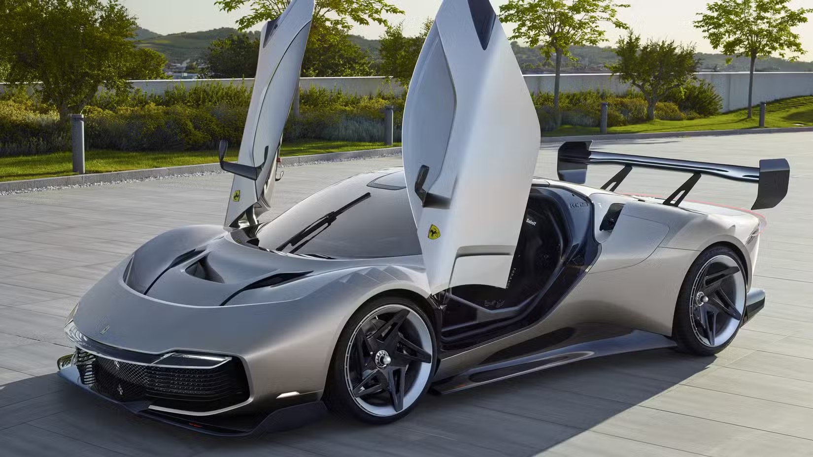 Ferrari sắp ra siêu xe mới có thể khiến đại gia Việt phát cuồng nhưng bao nhiêu tiền cũng khó có được- Ảnh 4. Ferrari sắp ra siêu xe mới có thể khiến đại gia Việt phát cuồng nhưng bao nhiêu tiền cũng khó có được- Ảnh 4.