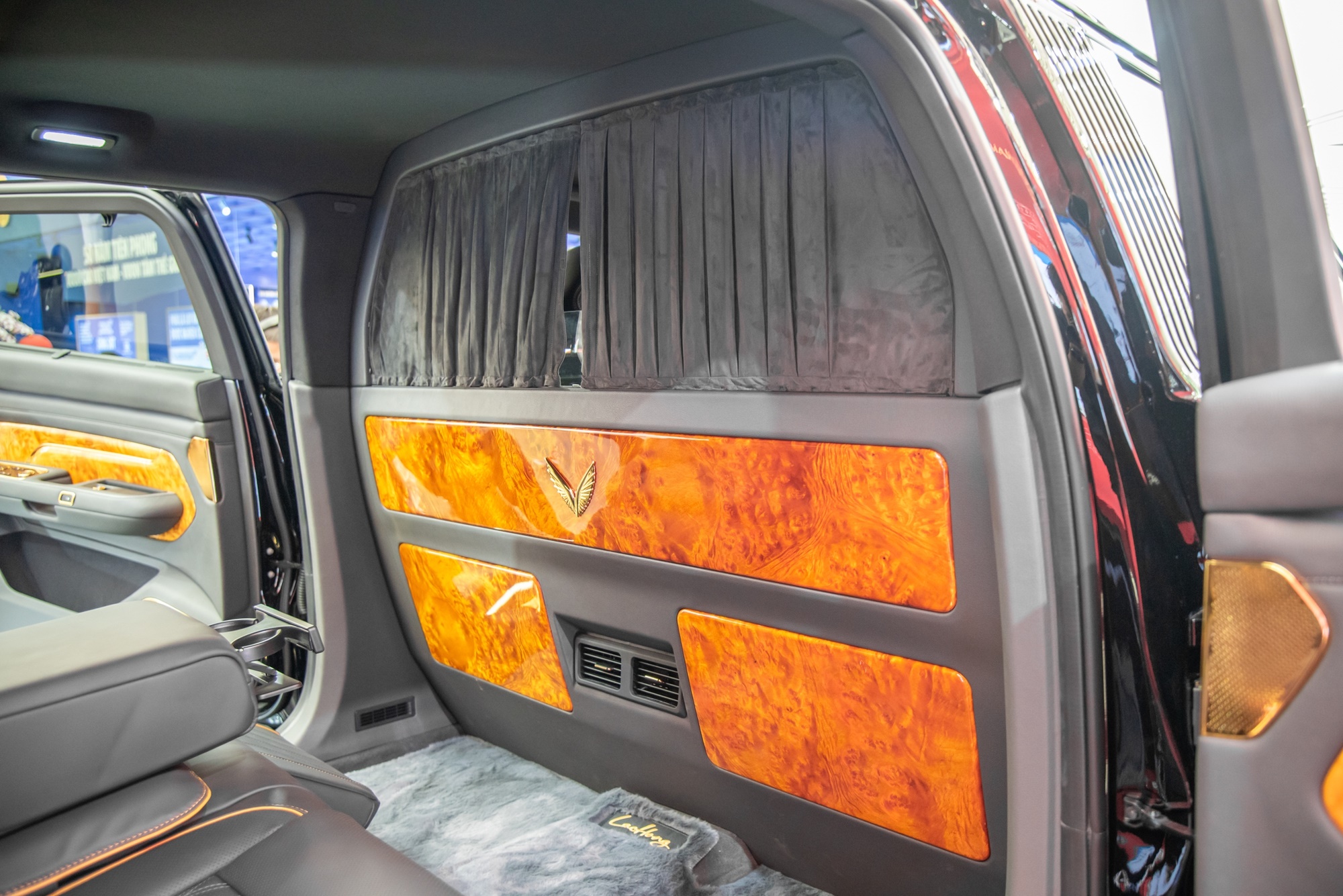 Lạc Hồng 900 LX nhận cọc tại đại lý: Bản tiêu chuẩn giá dự kiến 5 tỷ đồng, bản chống đạn giá có thể ngang Rolls-Royce Ghost- Ảnh 6.