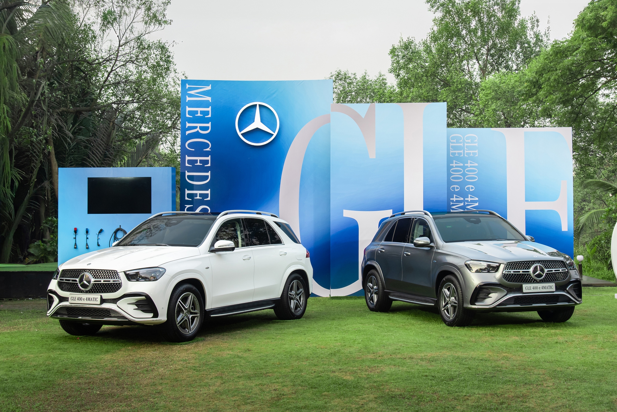 GLE 400e 4Matic giá 4,67 tỷ đồng - Phép thử đầy bản lĩnh của Mercedes-Benz tại Việt Nam- Ảnh 1.