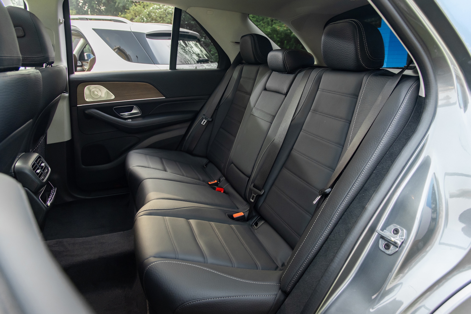 GLE 400e 4Matic giá 4,67 tỷ đồng - Phép thử đầy bản lĩnh của Mercedes-Benz tại Việt Nam- Ảnh 11.