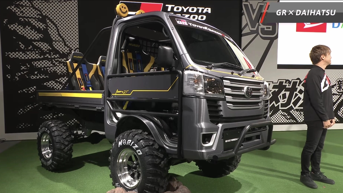 Toyota h&eacute; lộ mẫu xe b&aacute;n tải thể thao mới: Kiểu d&aacute;ng như Su 'c&oacute;c' nhưng gắn th&ecirc;m ghế tr&ecirc;n th&ugrave;ng h&agrave;ng, kh&ocirc;ng k&iacute;nh chắn gi&oacute;- Ảnh 1.