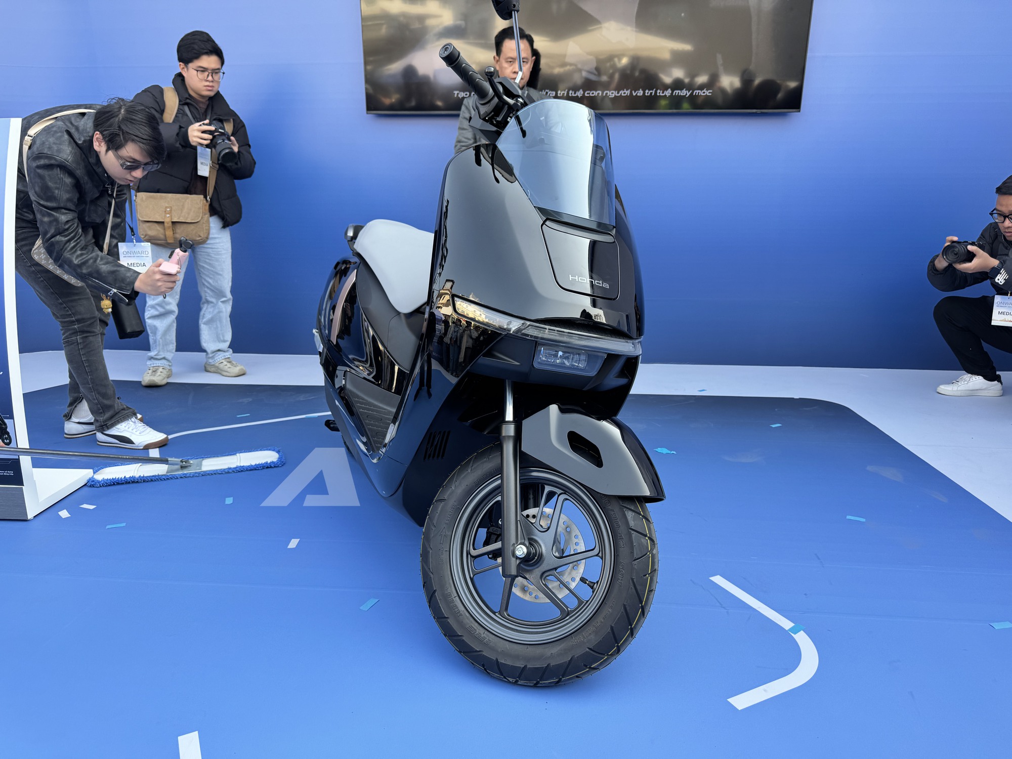 Honda UC3 ra mắt Việt Nam: Pin LFP đi 120km, m&agrave;n h&igrave;nh TFT như xe ph&acirc;n khối lớn, gi&aacute; dự kiến trăm triệu nhưng c&oacute; thể 'mềm' hơn khi c&oacute; điều n&agrave;y- Ảnh 3.