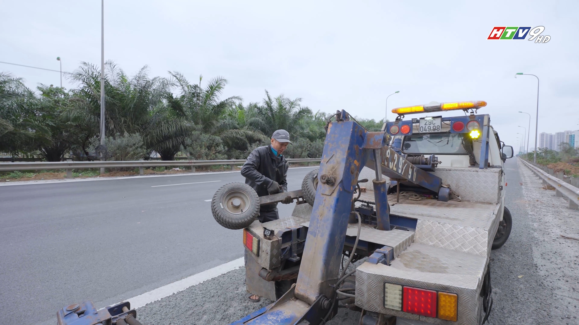 Thử gọi cứu hộ VETC trên cao tốc: Được kéo về gara miễn phí nhưng đóng tiền chưa chắc đã được cứu ngay nếu chủ xe không chú ý điểm này- Ảnh 5. Thử gọi cứu hộ VETC trên cao tốc: Được kéo về gara miễn phí nhưng đóng tiền chưa chắc đã được cứu ngay nếu chủ xe không chú ý điểm này- Ảnh 5.