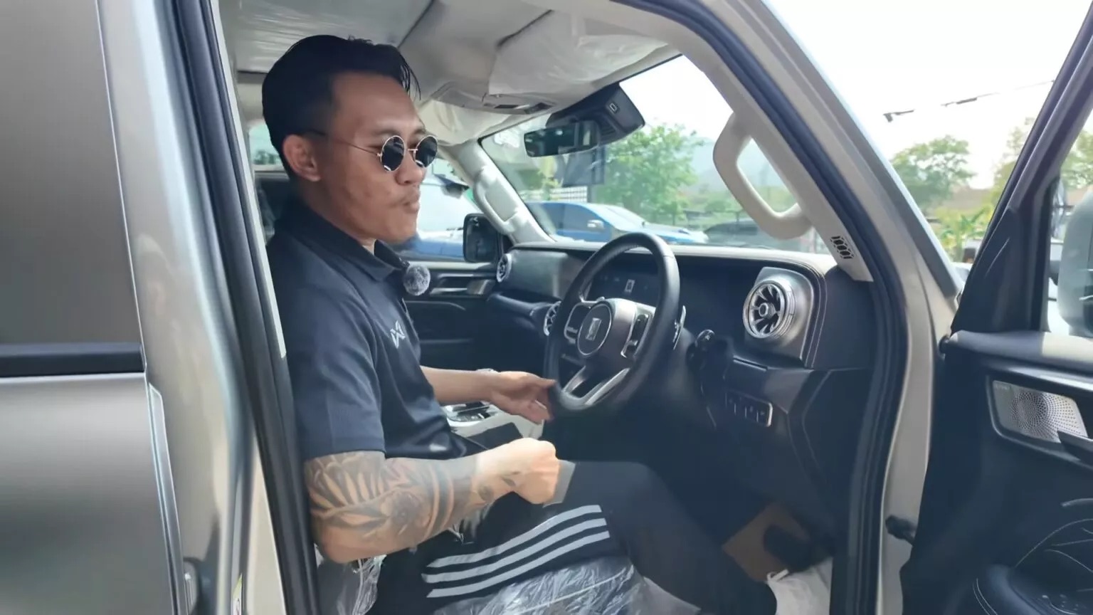 Trông rất Mercedes-AMG G 63 nhưng lại là SUV đang bán ở Việt Nam với giá khoảng 1,4 tỷ đồng- Ảnh 9.