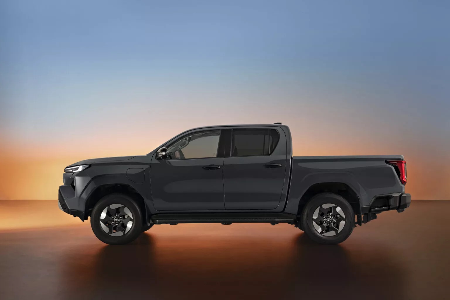 Toyota Hilux bản điện được bán thêm ở các thị trường khó tính, nếu về Việt Nam chỉ hợp ‘đi kiểng’ với thông số thế này- Ảnh 14. Toyota Hilux bản điện được bán thêm ở các thị trường khó tính, nếu về Việt Nam chỉ hợp ‘đi kiểng’ với thông số thế này- Ảnh 14.
