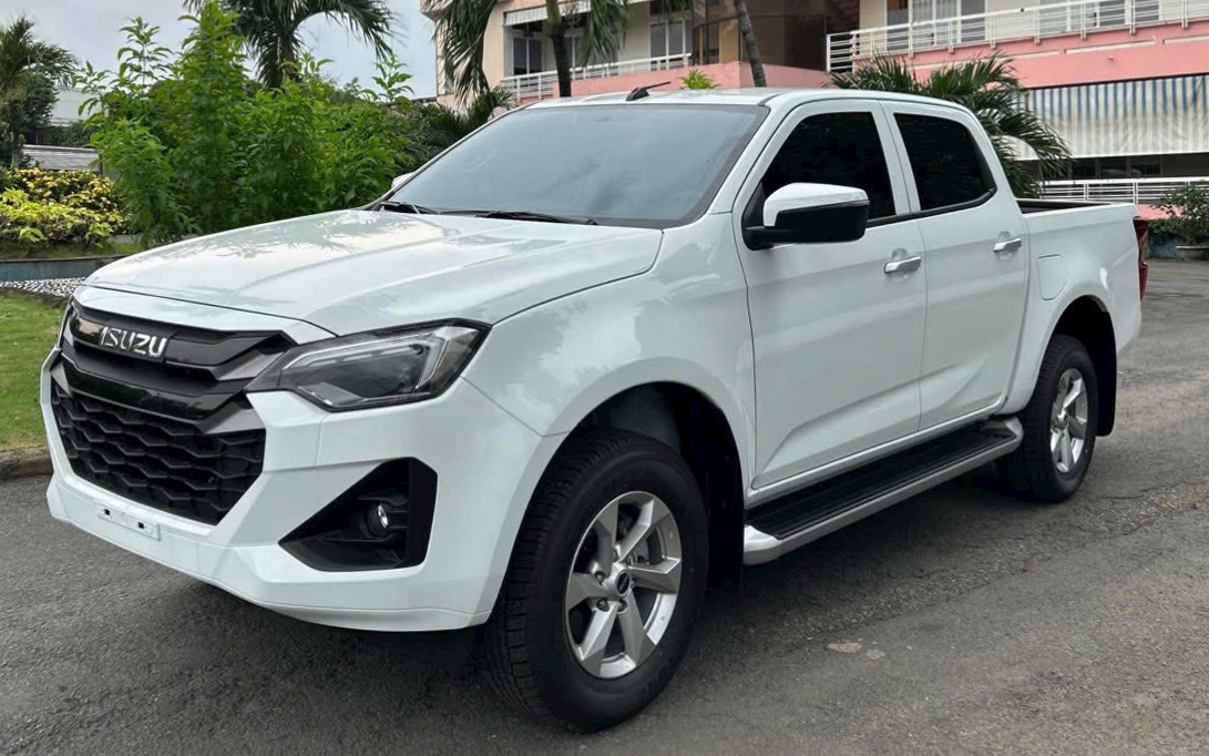 Hilux 2026 'ngộp thở' chờ ra mắt Việt Nam khi đối thủ đua giảm gi&aacute;: Ranger lăn b&aacute;nh đỡ tới trăm triệu, D-Max rẻ nhất từ 575 triệu đồng- Ảnh 6.
