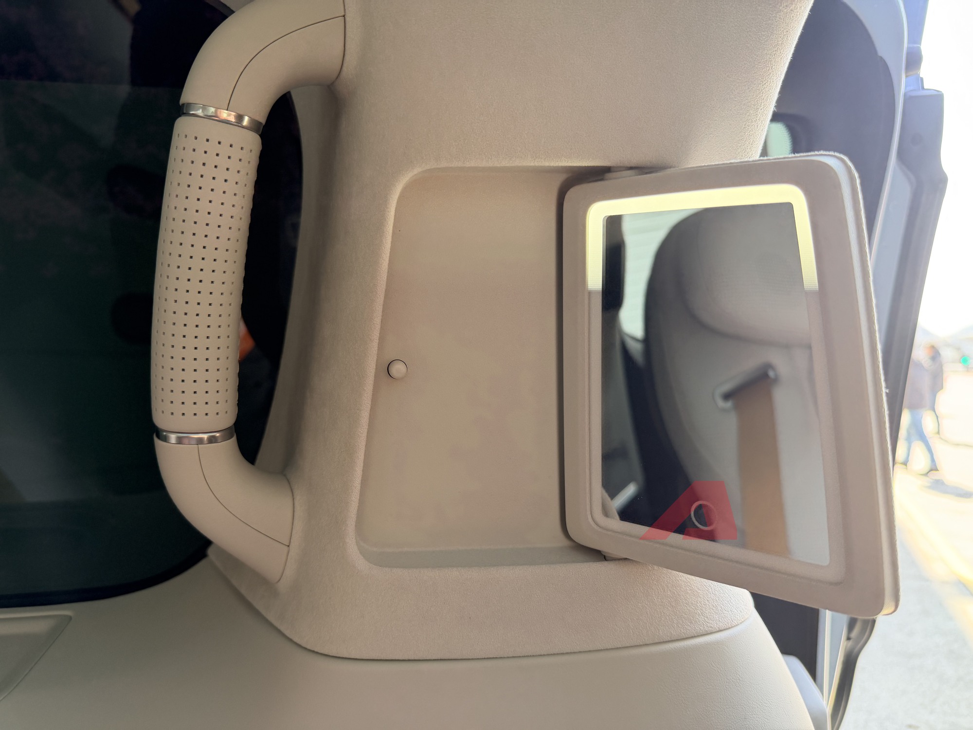 Xem trước Zeekr 009 Grand về Việt Nam cuối năm nay: MPV điện mạnh 777 mã lực, cạnh tranh Alphard bằng khoang sau dạng thương gia, chạy Hà Nội - Huế không cần sạc- Ảnh 20. Xem trước Zeekr 009 Grand về Việt Nam cuối năm nay: MPV điện mạnh 777 mã lực, cạnh tranh Alphard bằng khoang sau dạng thương gia, chạy Hà Nội - Huế không cần sạc- Ảnh 20.