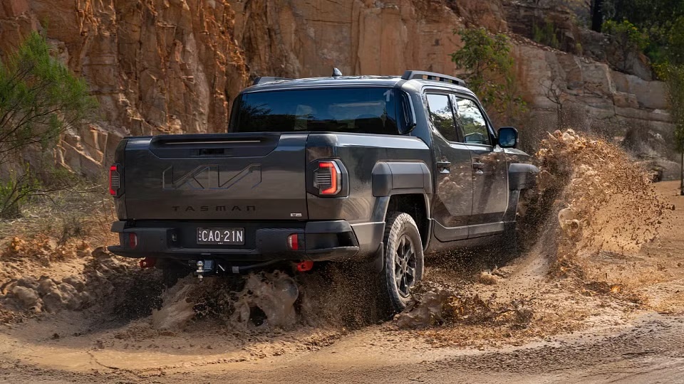 Kia Tasman được THACO Auto đưa về Việt Nam: Là bản off-road 'đỉnh' nhất đấu Raptor, dự kiến ngày ra mắt không còn xa- Ảnh 11. Kia Tasman được THACO Auto đưa về Việt Nam: Là bản off-road 'đỉnh' nhất đấu Raptor, dự kiến ngày ra mắt không còn xa- Ảnh 11.