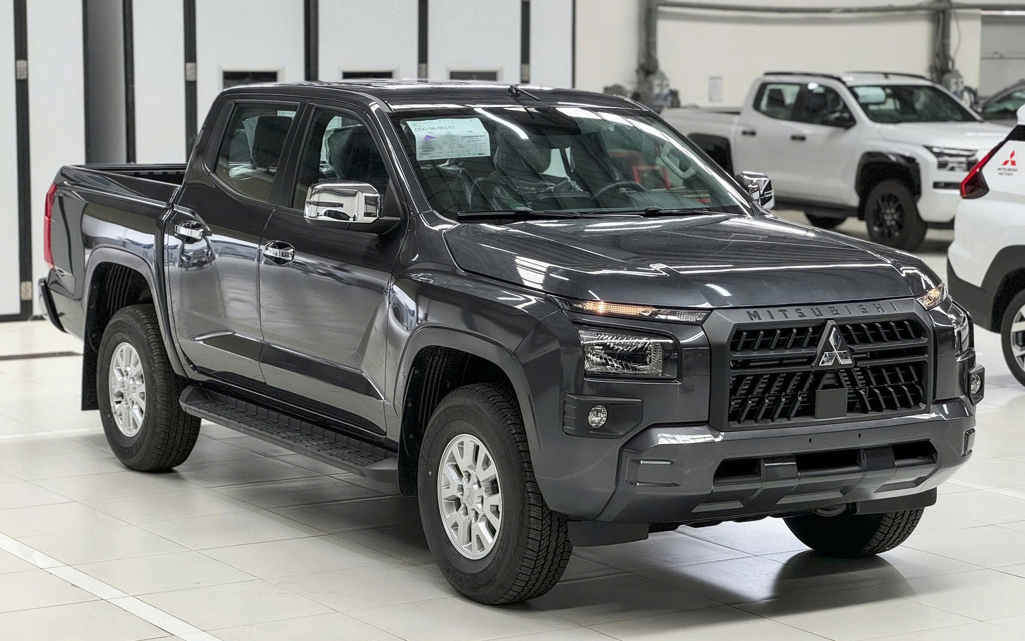 Hilux 2026 'ngộp thở' chờ ra mắt Việt Nam khi đối thủ đua giảm gi&aacute;: Ranger lăn b&aacute;nh đỡ tới trăm triệu, D-Max rẻ nhất từ 575 triệu đồng- Ảnh 5.