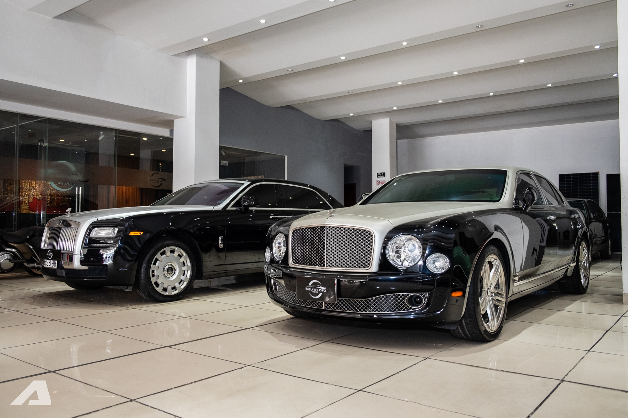 Rolls-Royce Ghost v&agrave; Bentley Mulsanne 15 tuổi b&aacute;n lại chỉ 5,5 tỷ đồng: Xe si&ecirc;u sang gi&aacute; thực tế chỉ ngang S-Class, 7-Series- Ảnh 1.