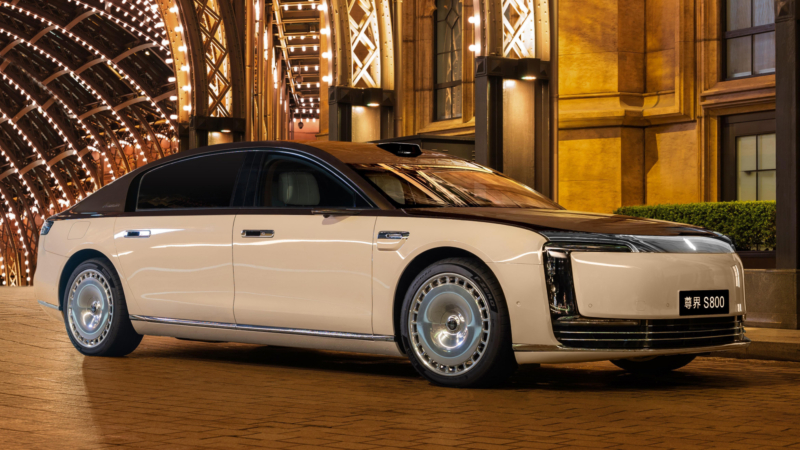 Sedan điện của Huawei b&aacute;n chạy hơn Porsche, BMW v&agrave; Maybach cộng lại- Ảnh 4.