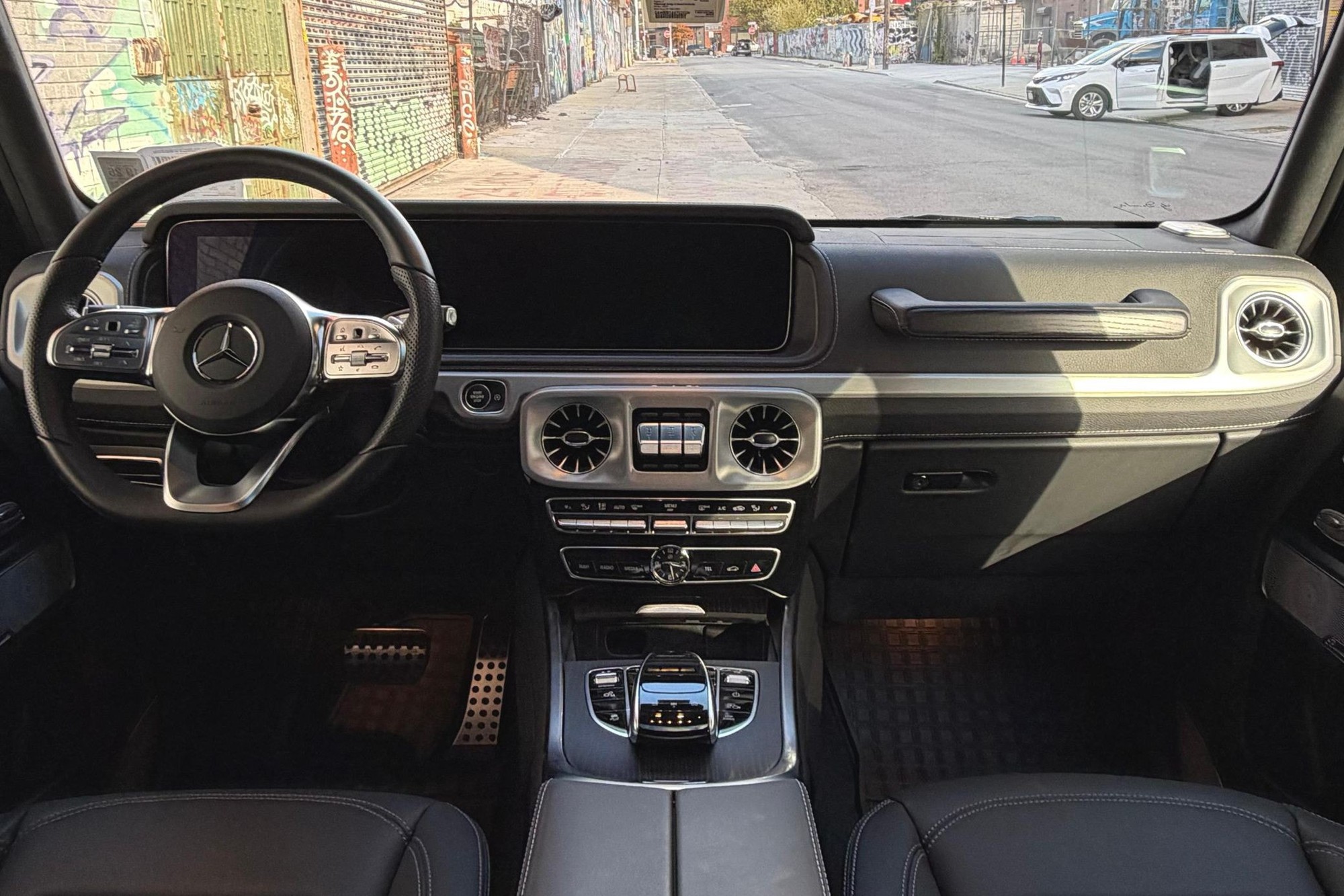 'Bốc hơi' hơn 2 tỷ đồng khi mới lăn bánh hơn 5.000km, Mercedes-Benz G-Class chứng minh 'huyền thoại giữ giá' cũng có lúc ngã ngựa- Ảnh 3. 'Bốc hơi' hơn 2 tỷ đồng khi mới lăn bánh hơn 5.000km, Mercedes-Benz G-Class chứng minh 'huyền thoại giữ giá' cũng có lúc ngã ngựa- Ảnh 3.