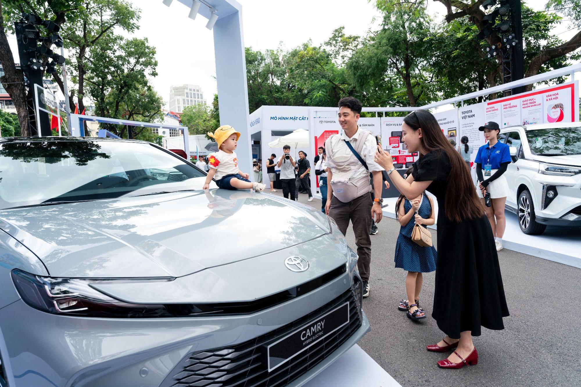 Toyota mở đầu năm mới với ưu đ&atilde;i hấp dẫn, kh&aacute;ch h&agrave;ng dễ d&agrave;ng l&ecirc;n đời xe mới- Ảnh 2.