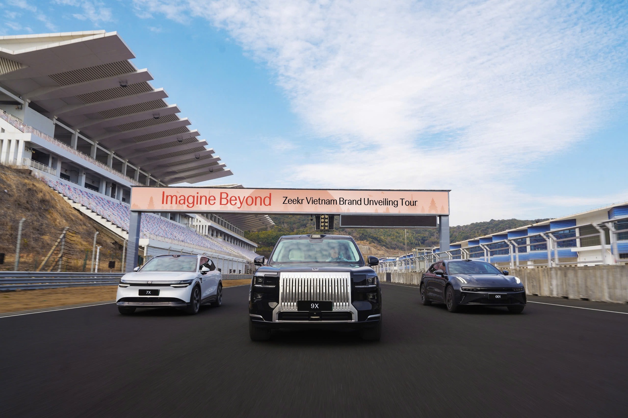 Zeekr chốt ra mắt Việt Nam giữa năm nay: 7X cùng cỡ Sorento, 009 cạnh tranh Alphard, showroom không chỉ bán xe- Ảnh 2.