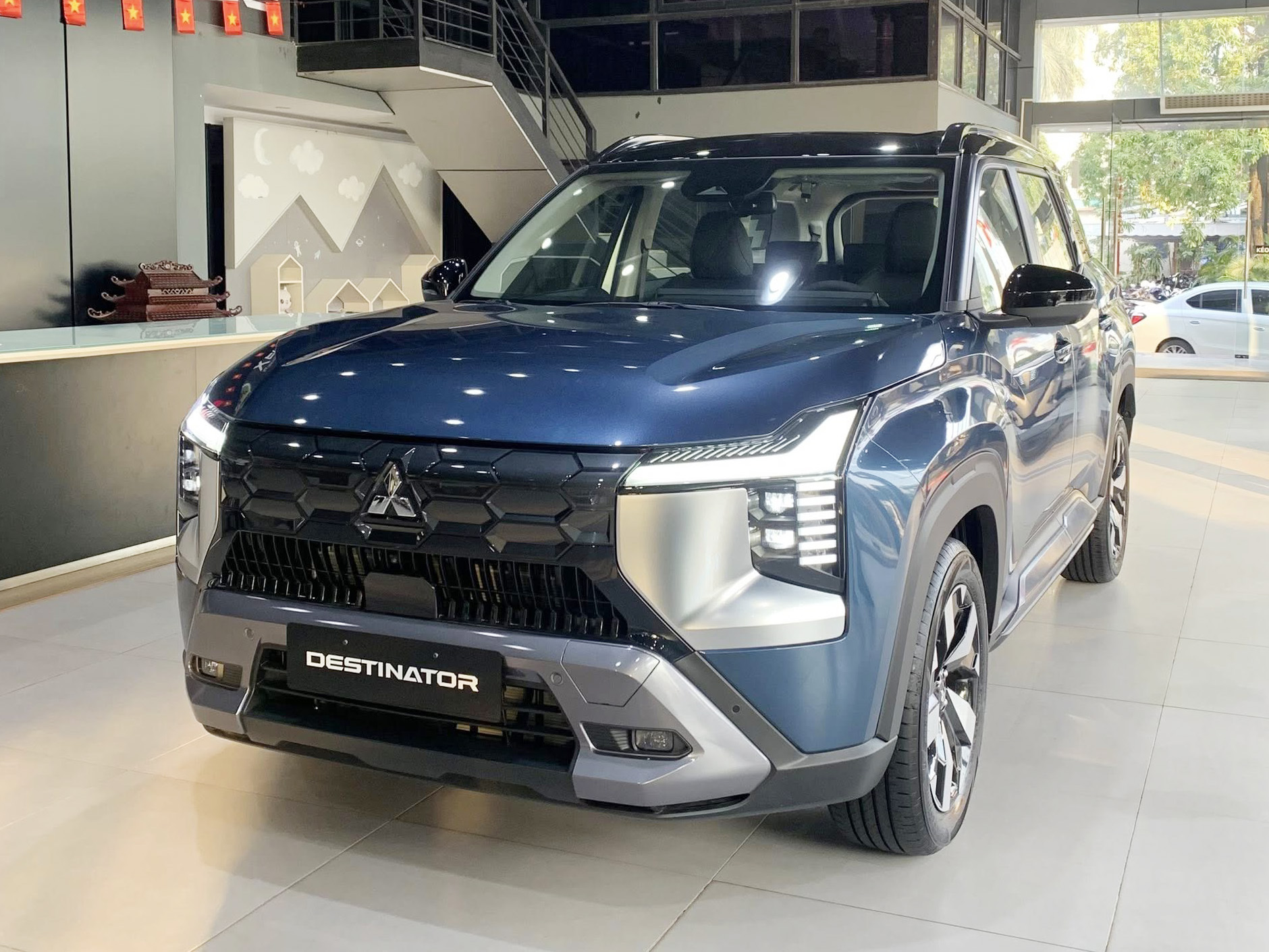 Mitsubishi lần đầu soán ngôi Toyota thành hãng xe xăng/dầu bán chạy nhất Việt Nam cùng nhiều kỷ lục mới nhờ ‘cú nổ’ từ Xforce và Destinator- Ảnh 5. Mitsubishi lần đầu soán ngôi Toyota thành hãng xe xăng/dầu bán chạy nhất Việt Nam cùng nhiều kỷ lục mới nhờ ‘cú nổ’ từ Xforce và Destinator- Ảnh 5.